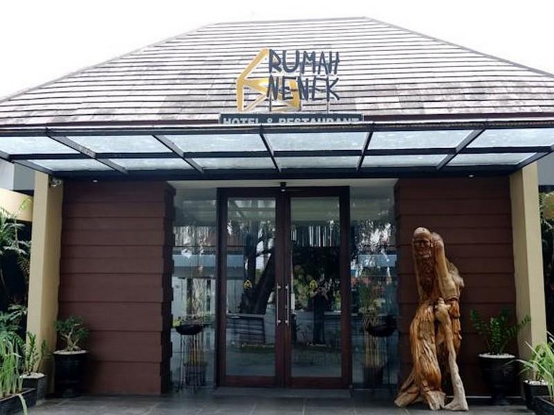 Rumah Nenek Hotel And Restaurant Padang (Sumatra) Exterior foto